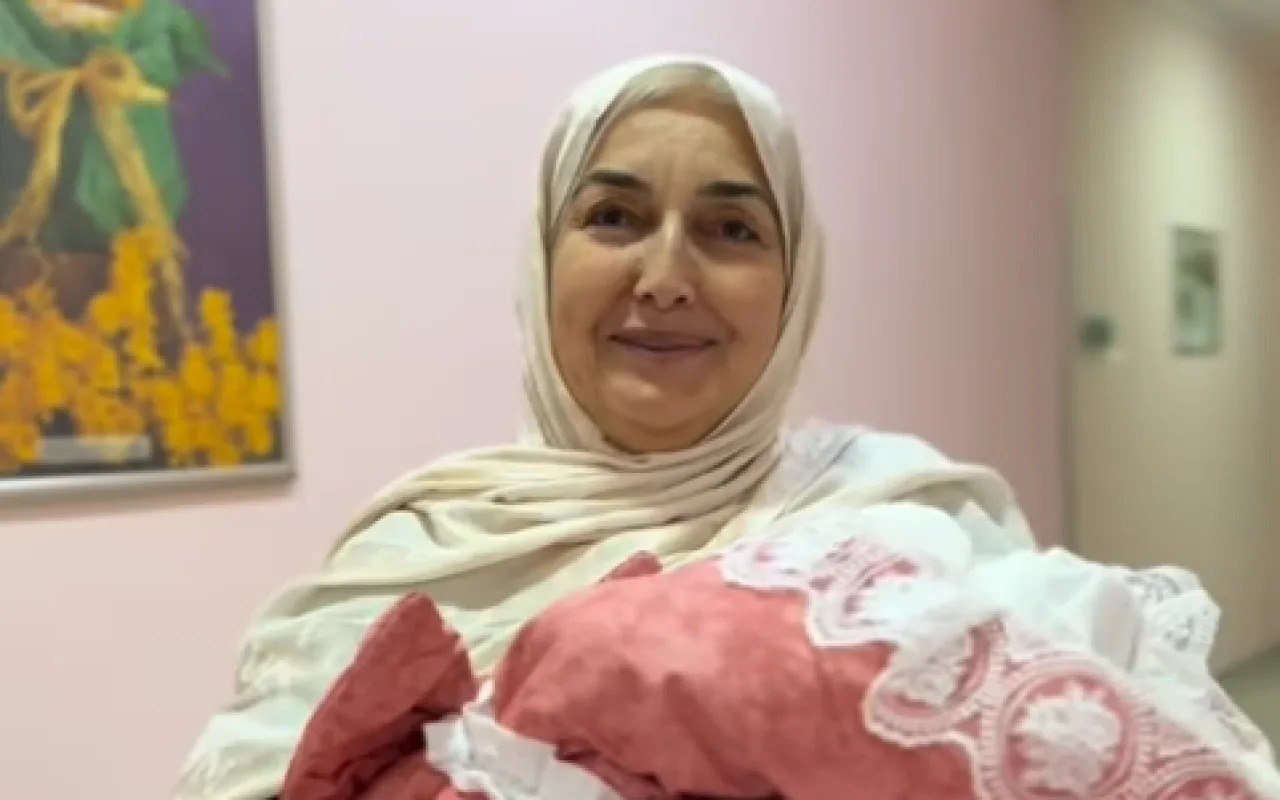 Azərbaycanda 63 yaşlı qadın ana oldu &ndash; VİDEO