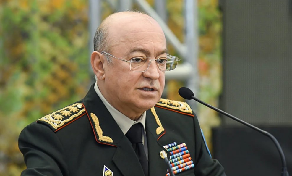 Nazir komandiri işdən çıxardı - FOTO