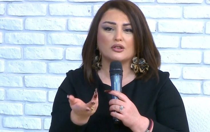 "Gözəldir, amma ağzını açmasın"