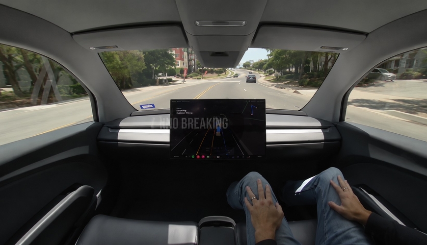 Nə sükan var, nə pedal: Tesla gələcəyin avtomobilini yola çıxardı &ndash; Video