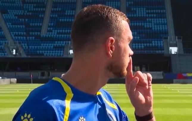 Bir işarəsi ilə bütün komandanı susdurdu! &ndash; VİDEO