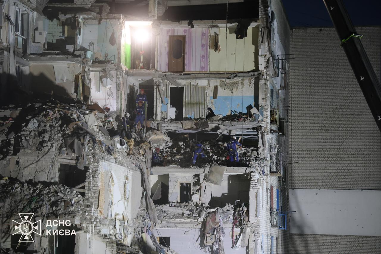 Rusiyanın Kiyevə hücumunda ölənlərin sayı 30 nəfərə çatdı &ndash; FOTO