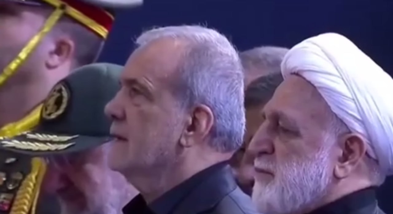 Pezeşkian Xamenei ilə vida mərasimində göz yaşlarını saxlaya bilmədi &ndash; VİDEO