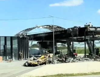 Rusiya Dnepropetrovsk vilayətində yanacaqdoldurma məntəqəsini məhv etdi - VİDEO Rusiya Dnepropetrovsk vilayətində yanacaqdoldurma məntəqəsini məhv etdi - VİDEO