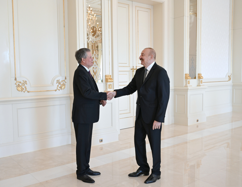 İlham Əliyev amerikalı senatoru qəbul etdi &ndash; FOTO