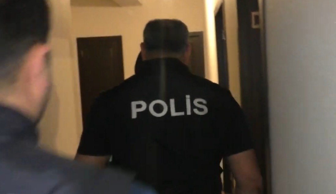 Polis Bakıda ƏMƏLİYYAT keçirdi: Tutulanlar arasında qadın da var &ndash; FOTO/VİDEO