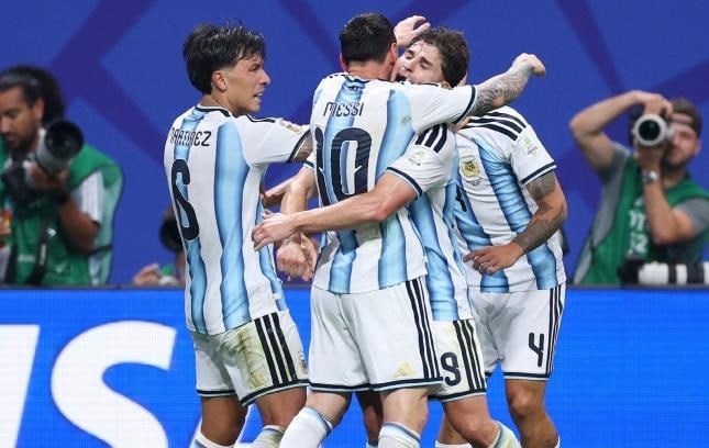 DÇ-2026: Argentina geridönüşlə ¼ finalda - VİDEO DÇ-2026: Argentina geridönüşlə ¼ finalda - VİDEO