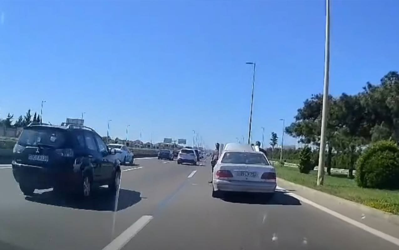 Özünün və digərlərinin həyatını təhlükəyə atdı&ndash; Video