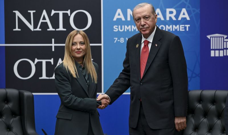 Ərdoğan NATO liderlərinə qeyri-adi hədiyyə verdi: Baş nazir qəbul etmədi - FOTO Ərdoğan NATO liderlərinə qeyri-adi hədiyyə verdi: Baş nazir qəbul etmədi - FOTO