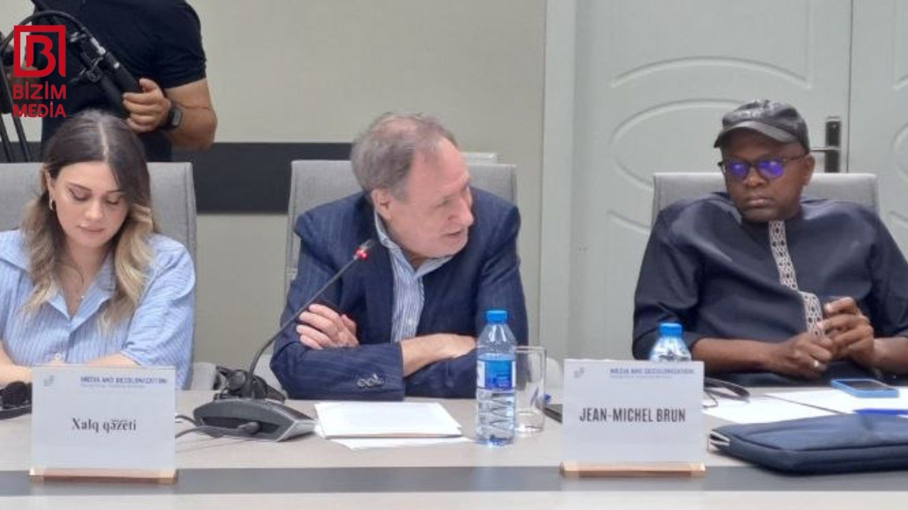 Jan-Mişel Brun Bakıda Fransa mətbuatının əsl simasını İFŞA ETDİ – FOTO Jan-Mişel Brun Bakıda Fransa mətbuatının əsl simasını İFŞA ETDİ – FOTO