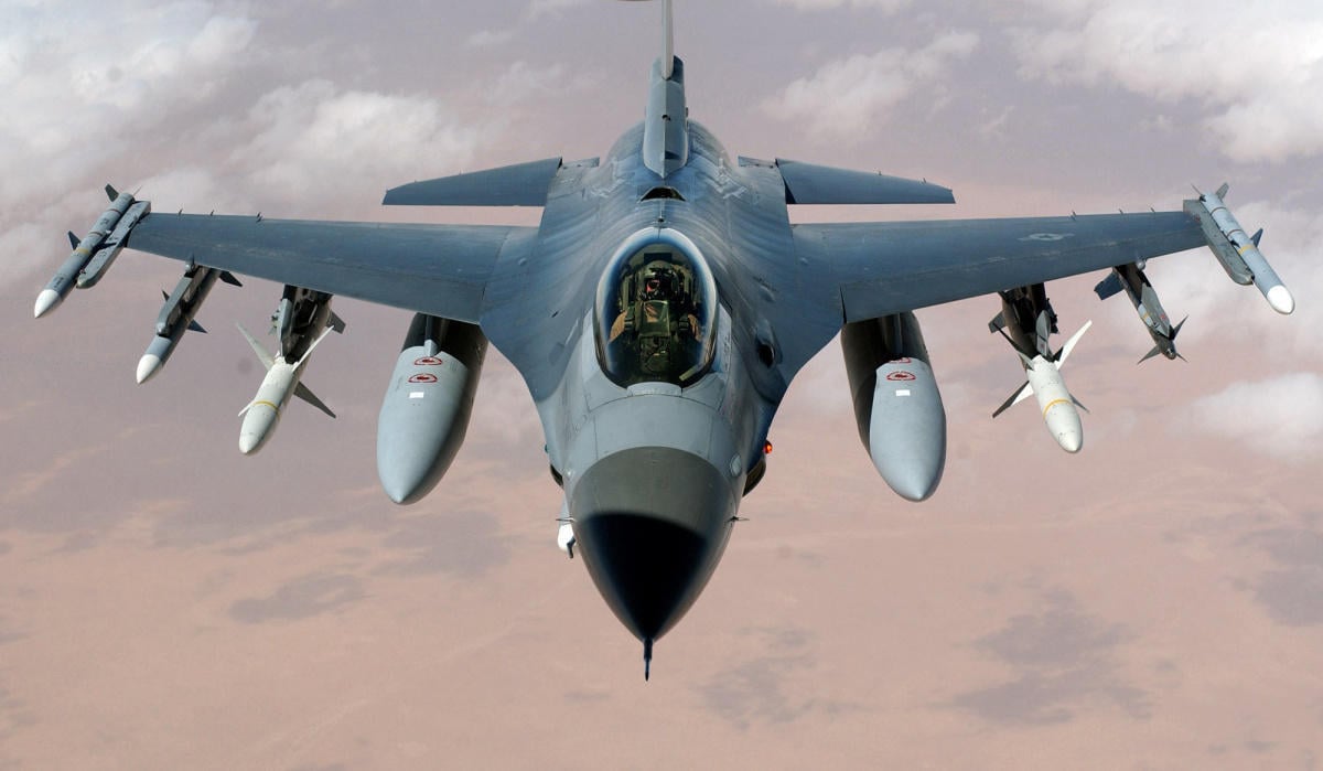 F-16 eniş zamanı alovlandı &ndash; VİDEO