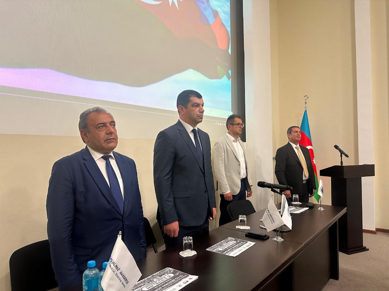 Cərrahlar Qusarda bir araya gəldi - Canlı cərrahiyyə əməliyyatı göstərildi - FOTO Cərrahlar Qusarda bir araya gəldi - Canlı cərrahiyyə əməliyyatı göstərildi - FOTO