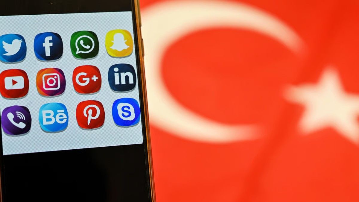 Türkiyə hökuməti sosial şəbəkələrdə 4,3 min səhifəni blokladı