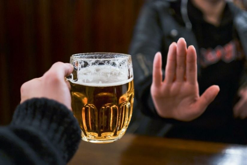 Alkoqolu dayandırdıqdan sonra bədən belə dəyişir Alkoqolu dayandırdıqdan sonra bədən belə dəyişir