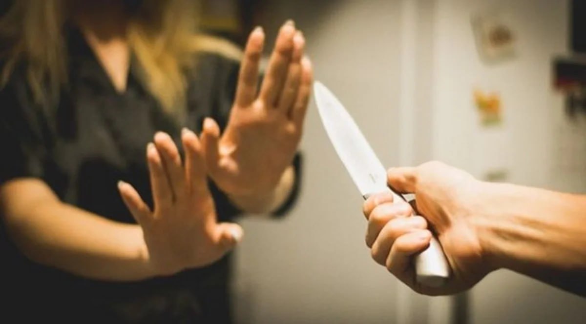 Dostuna mesaj yazan anasını ölümcül bıçaqladı - Samuxdakı dəhşətli cinayətin TƏFƏRRÜATI