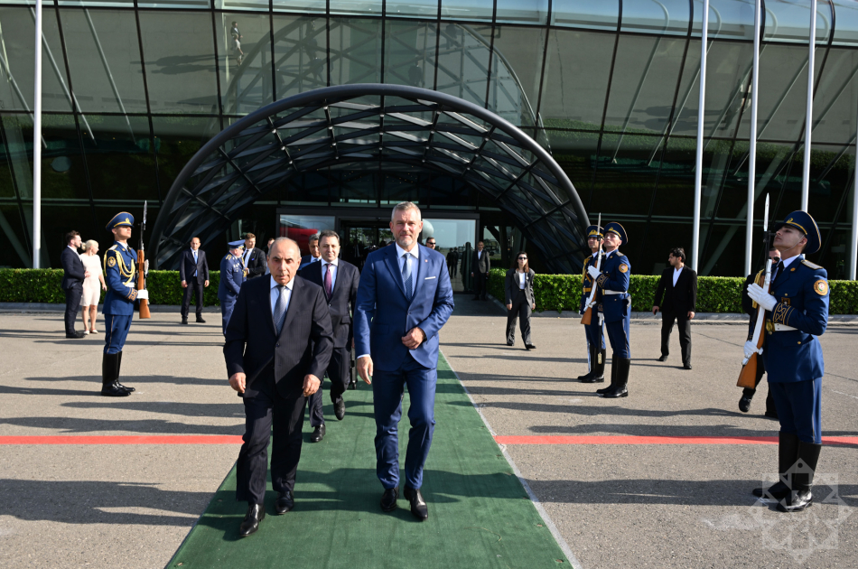 Slovakiya Prezidentinin Azərbaycana səfəri BAŞA ÇATDI - FOTO