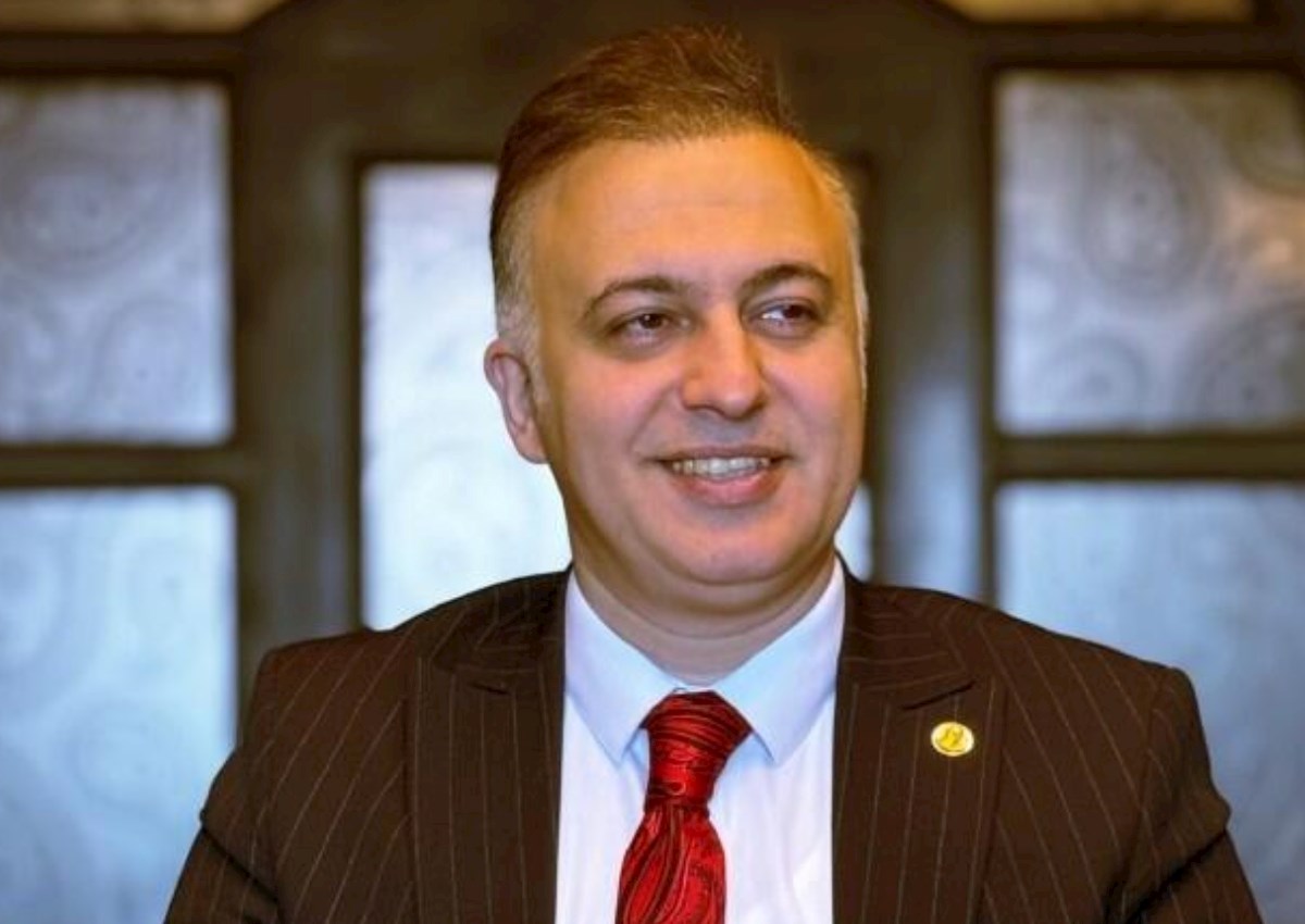 Hüseyndən Zaur Kamala: "1500 manatımı qaytar"
