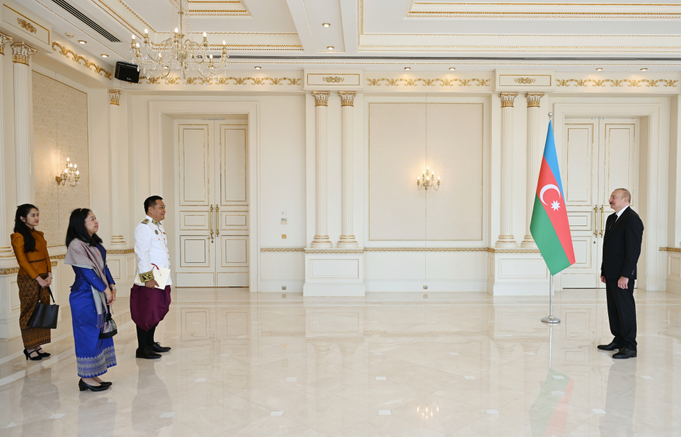 Prezident Kambocanın yeni səfirinin etimadnaməsini qəbul etdi &ndash; FOTO