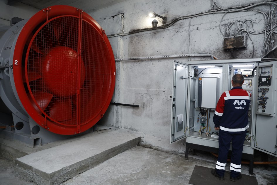 Bakı metrosunda yeni ventilyatorlar quraşdırıldı &ndash; VİDEO