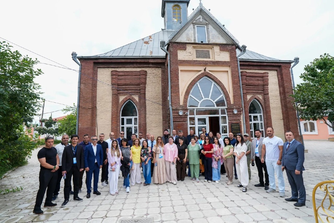 Dövlət Komitəsi konfrans iştirakçıları üçün mediatur təşkil etdi - FOTO