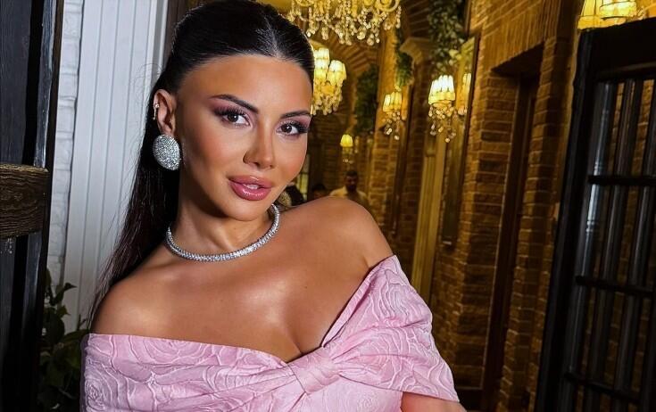 Ayselin villası – VİDEO Ayselin villası – VİDEO