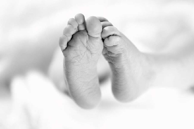 Şotlandiyada ana 3 aylıq körpəsini fenlə yandıraraq öldürüb