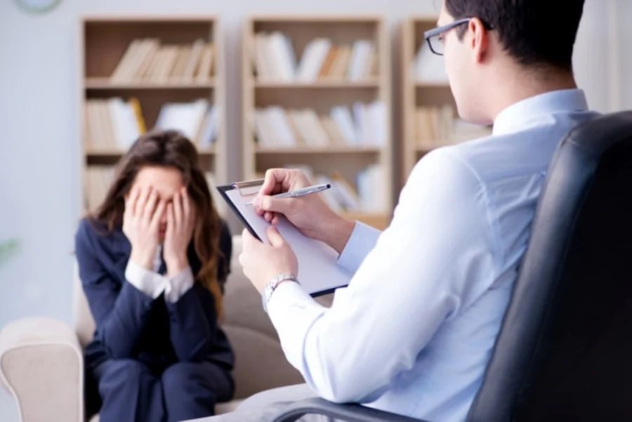 Psixoloq yanına gedənlərin NƏZƏRİNƏ – İcbari tibbi sığortaya SALINIR? Psixoloq yanına gedənlərin NƏZƏRİNƏ – İcbari tibbi sığortaya SALINIR?