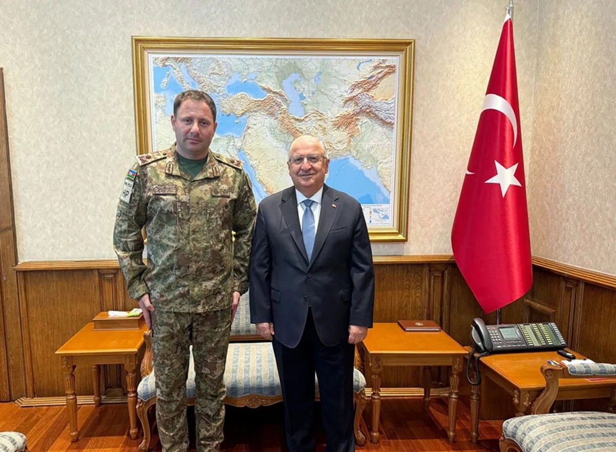 General-mayor Elgün Əliyev Ankarada Yaşar Gülərlə görüşdü - FOTO General-mayor Elgün Əliyev Ankarada Yaşar Gülərlə görüşdü - FOTO