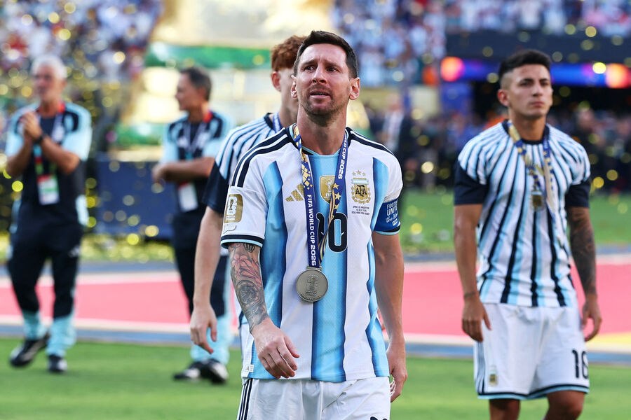 Messi məğlubiyyətdən sonra Argentinaya uçmaqdan İMTİNA ETDİ Messi məğlubiyyətdən sonra Argentinaya uçmaqdan İMTİNA ETDİ