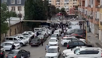 Xırdalan vağzalının ətrafında xaotik vəziyyət - VİDEO Xırdalan vağzalının ətrafında xaotik vəziyyət - VİDEO