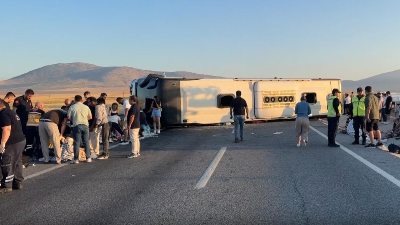 Türkiyədə sərnişin avtobusu aşdı: 31 nəfər xəsarət aldı - VİDEO