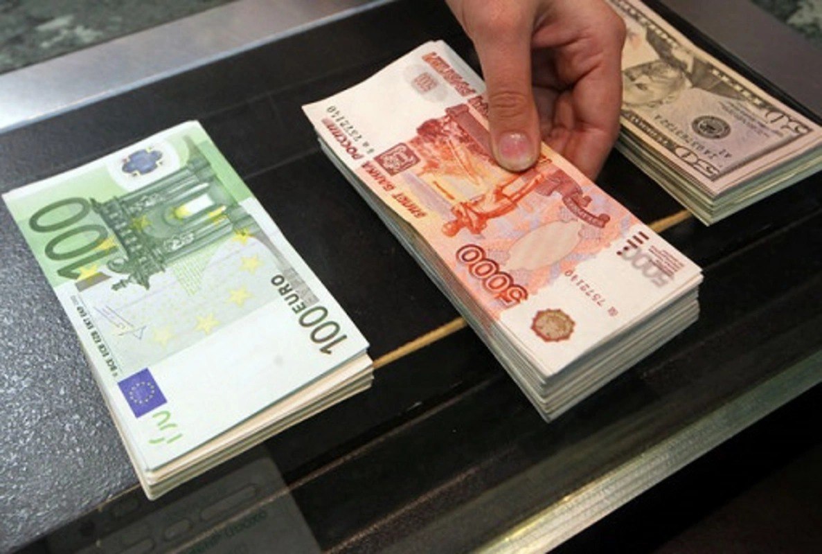 Avro və rubl bahalaşdı, dollar isə... &ndash; YENİ MƏZƏNNƏ