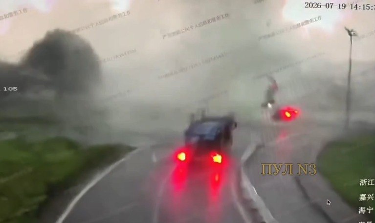 Çində tornado avtomobili havaya uçurdu &ndash; ANBAAN VİDEO