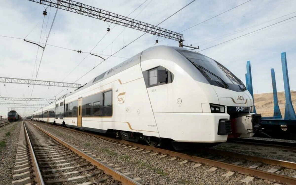 Gürcüstanda elektrik problemi yaşandı: Bakı-Tbilisi qatarı yolda qaldı