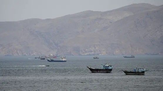 İran və Oman Hörmüz boğazında yeni dəhliz AÇIR