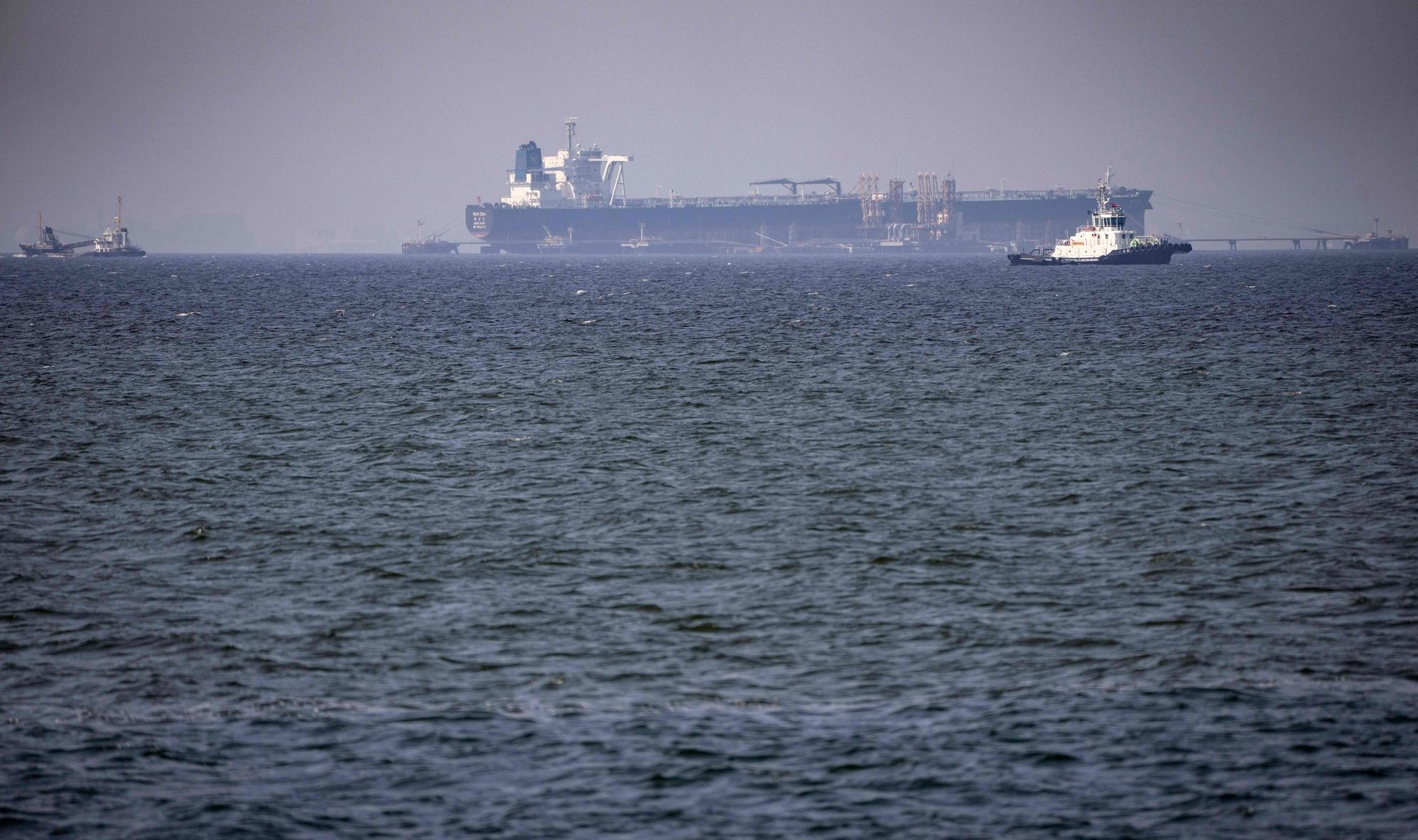 Norveçdə sulfat turşusu daşıyan tankerdə partlayış oldu
