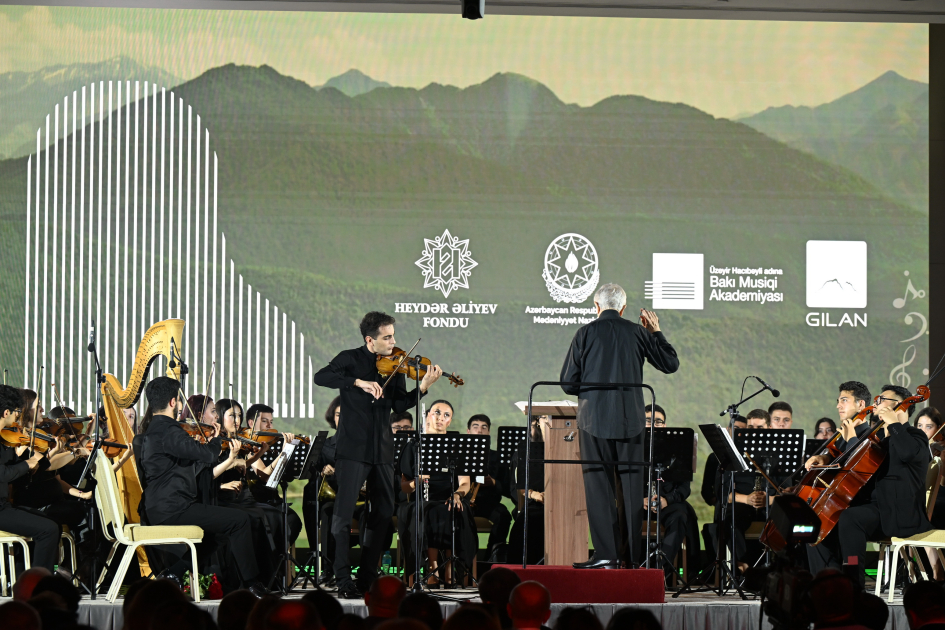 XV Qəbələ Beynəlxalq Musiqi Festivalının açılışı oldu - FOTO XV Qəbələ Beynəlxalq Musiqi Festivalının açılışı oldu - FOTO