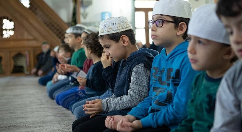 Türkiyədə məktəblərdə namaz otaqları yaradılacaq - FOTO