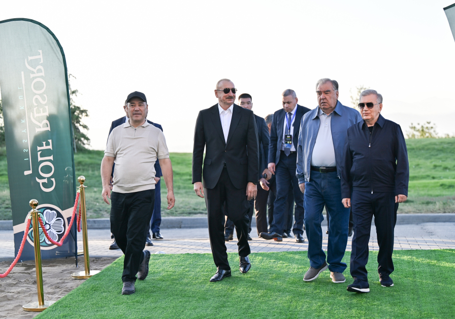 Prezidentlər Qırğızıstanda Qolf Klubun açılışında - FOTOLAR