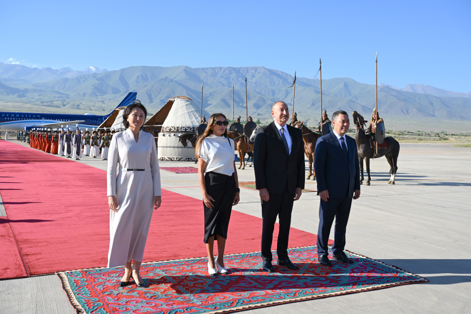 Çolpon-Ata şəhərində Prezident və birinci xanımın şərəfinə dövlət ziyafəti verildi Çolpon-Ata şəhərində Prezident və birinci xanımın şərəfinə dövlət ziyafəti verildi