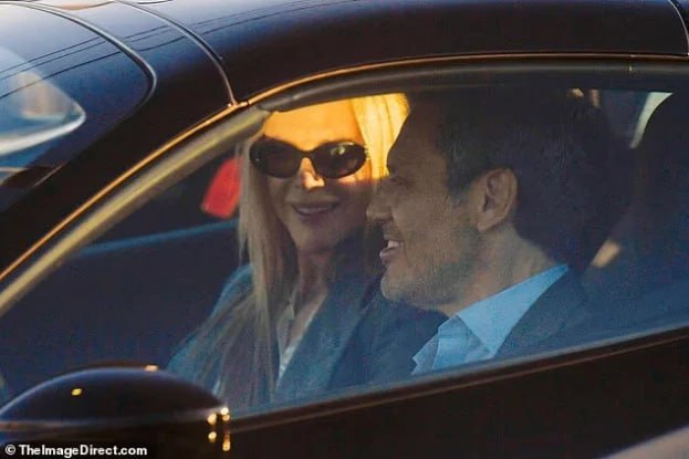 Nikol Kidman yeni sevgilisi ilə 340 min dollarlıq "Ferrari"də - FOTO