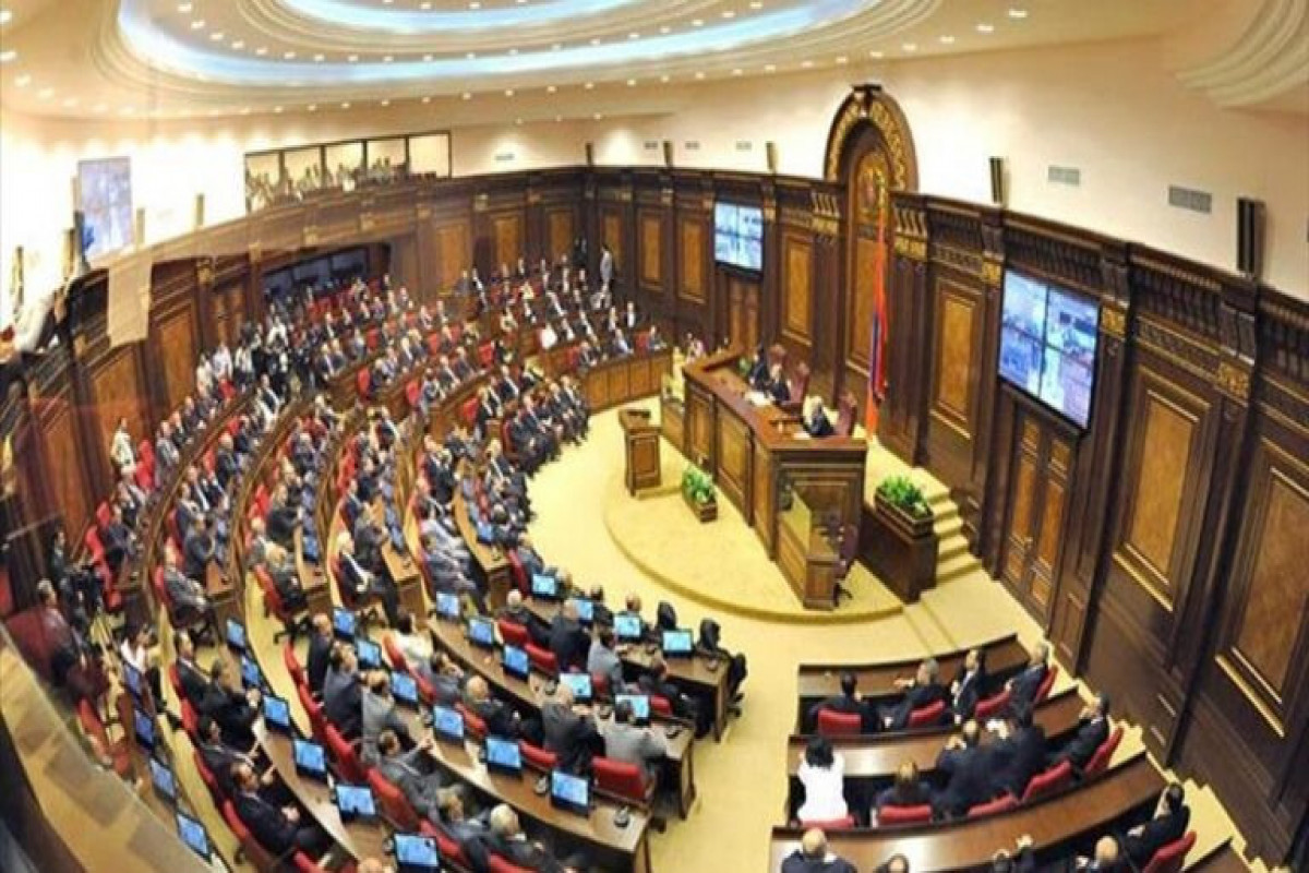 Ermənistan parlamentu bu gün onu yeni spiker seçəcək