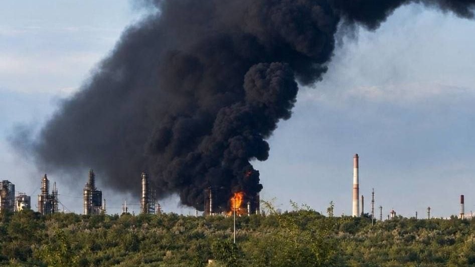 Sızrandakı neft emalı zavoduna ZƏRBƏ ENDİRİLDİ Sızrandakı neft emalı zavoduna ZƏRBƏ ENDİRİLDİ