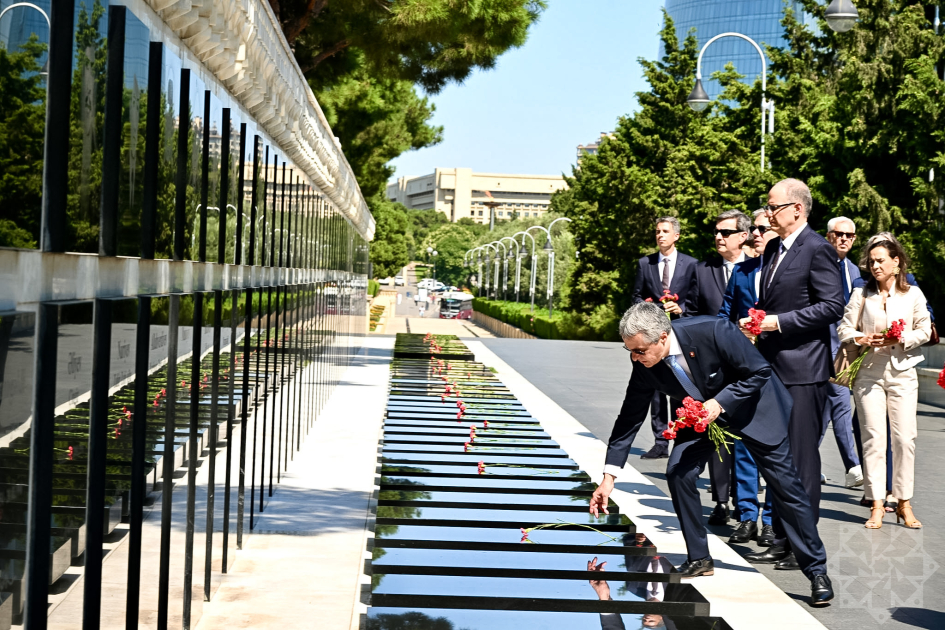ATƏT-in sədri Şəhidlər xiyabanını ziyarət etdi - FOTO
