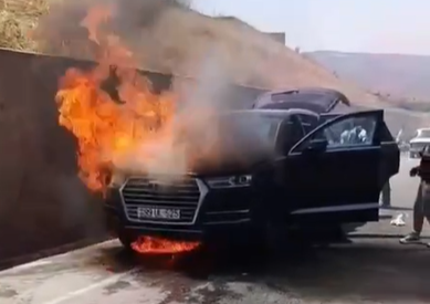 Şamaxı-İsmayıllı yolunda "Audi" yandı - ANBAAN VİDEO
