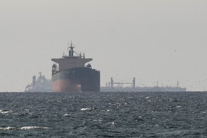 İraq neftini daşıyan tankerlər Hörmüz boğazından keçməyə başladı