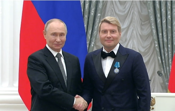 Putin Nikolay Baskovu ordenlə təltif etdi Putin Nikolay Baskovu ordenlə təltif etdi