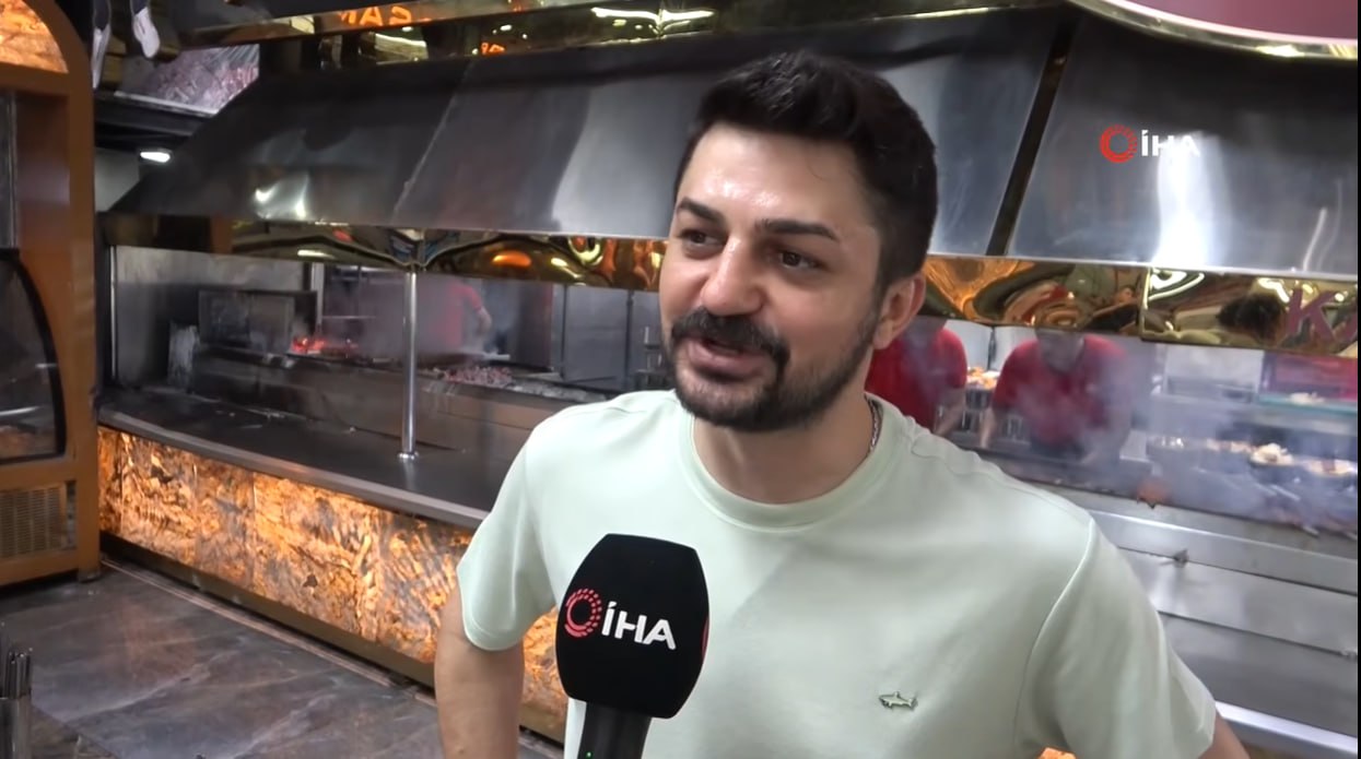 Türkiyəli aşbaz Ruben Rubinyanı Adanada kabab yeməyə dəvət etdi – VİDEO Türkiyəli aşbaz Ruben Rubinyanı Adanada kabab yeməyə dəvət etdi – VİDEO