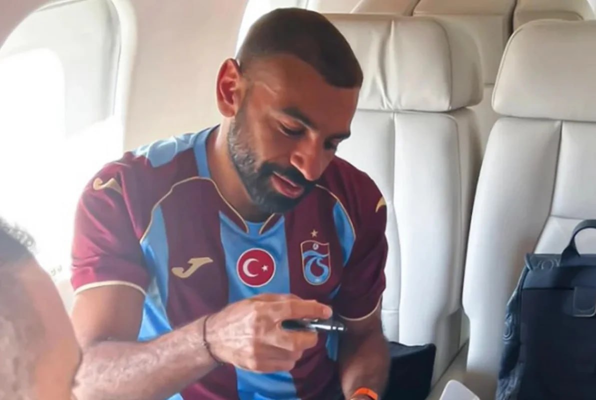 Məhəmməd Salah Türkiyəyə yola düşdü - "Trabzonspor"un formasını geyinəcək - VİDEO Məhəmməd Salah Türkiyəyə yola düşdü - "Trabzonspor"un formasını geyinəcək - VİDEO
