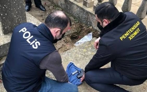 Birgə ƏMƏLİYYAT: Məhkumun torpağa basdıraraq gizlətdiyi silah aşkarlandı - FOTO